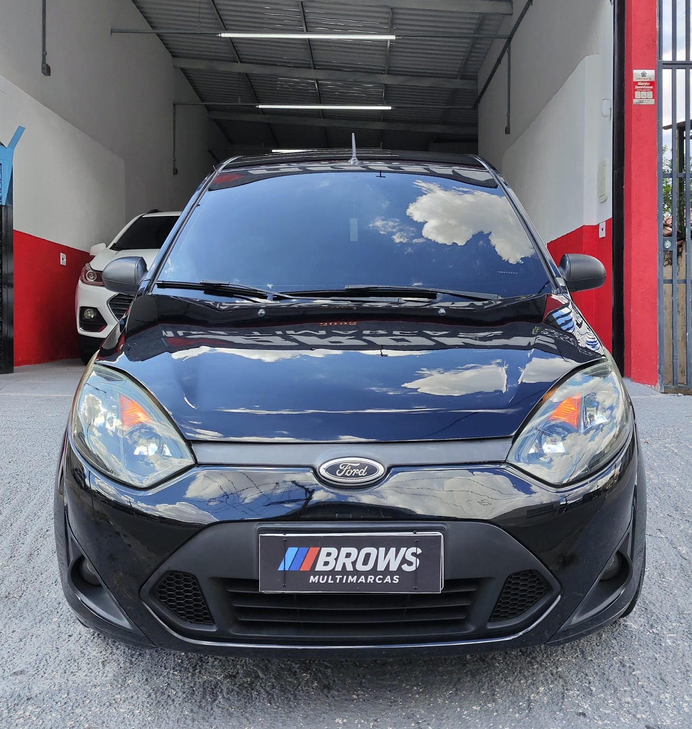Ford Fiesta Class – Preto